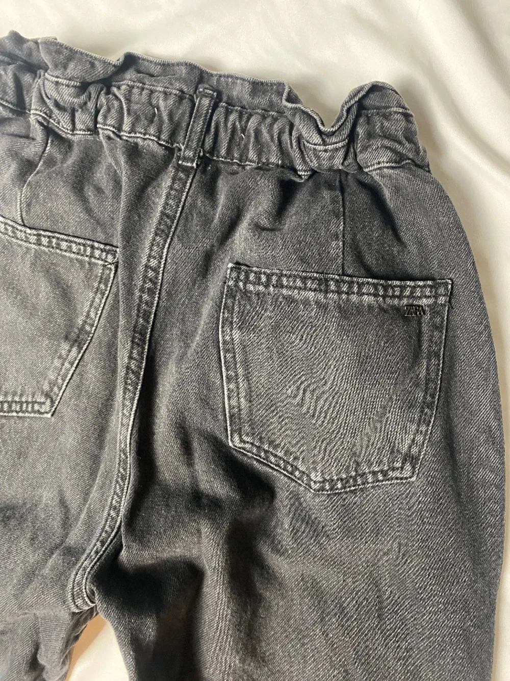 ZARA Black Paper-Bag Women's Jeans High Rise Stretch Waist Size 6